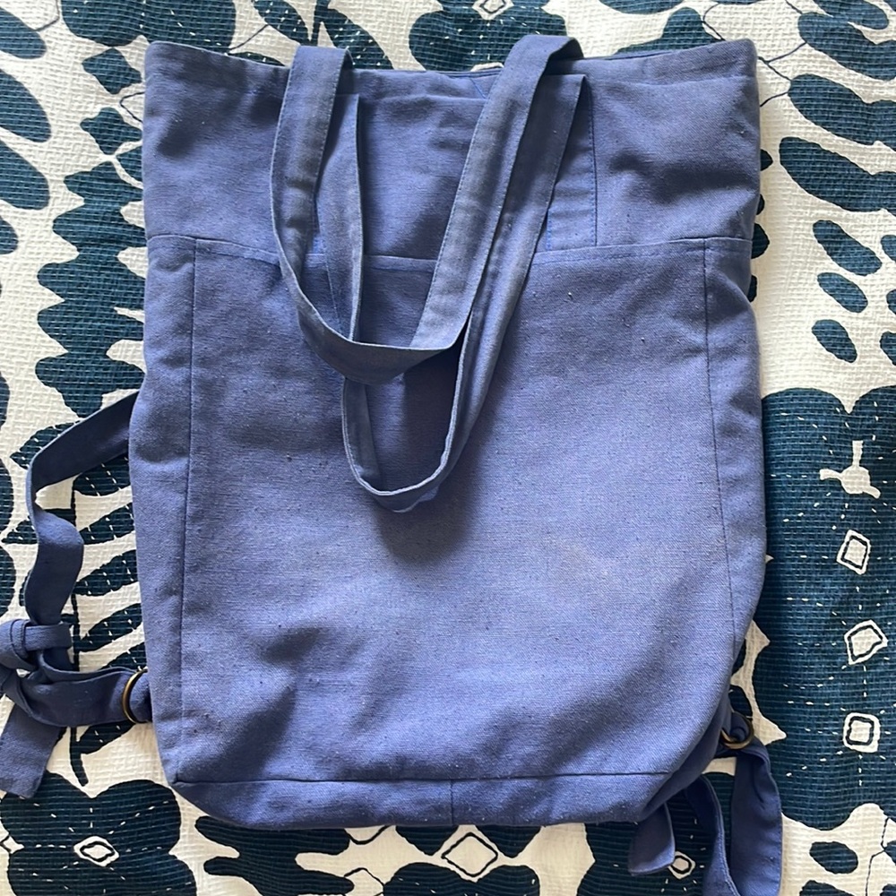 **SOLD** Blue tote bag backpack